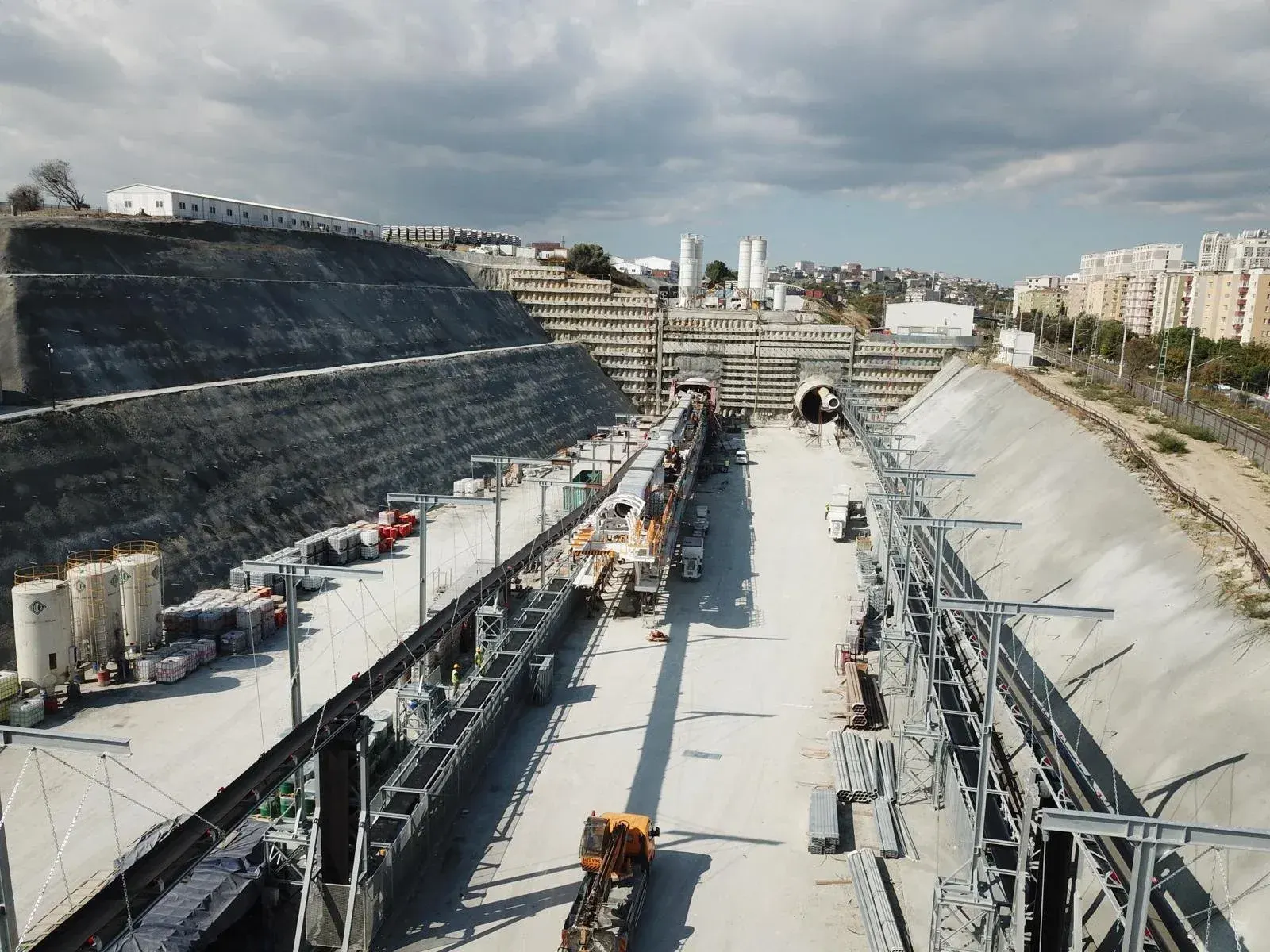 Open-cut tunnel construction site