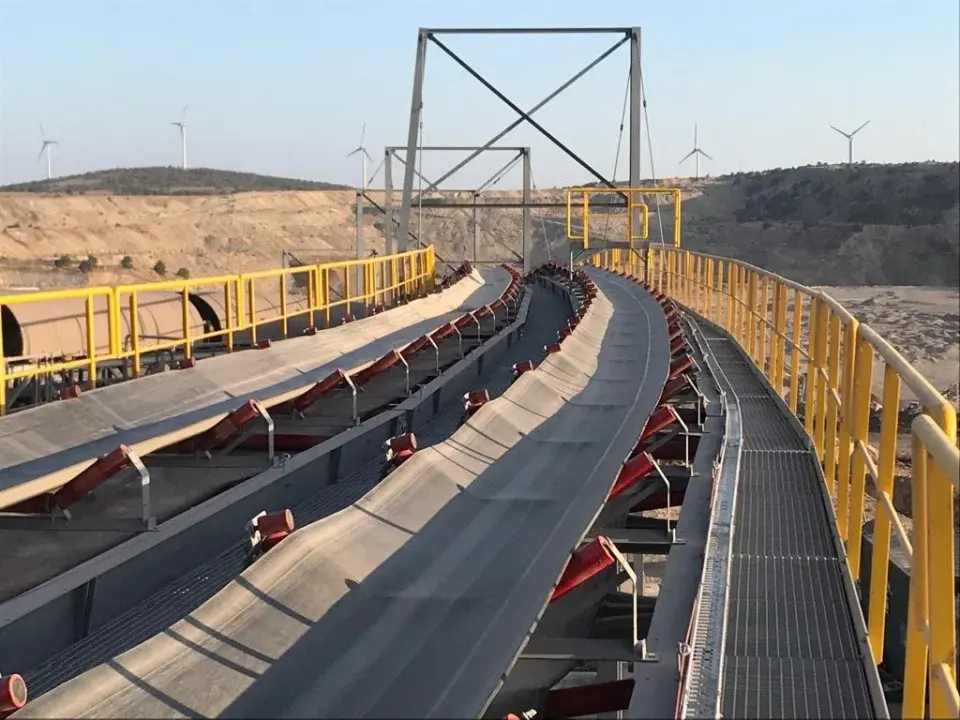 Overland belt conveyor with steel gallery and walkway