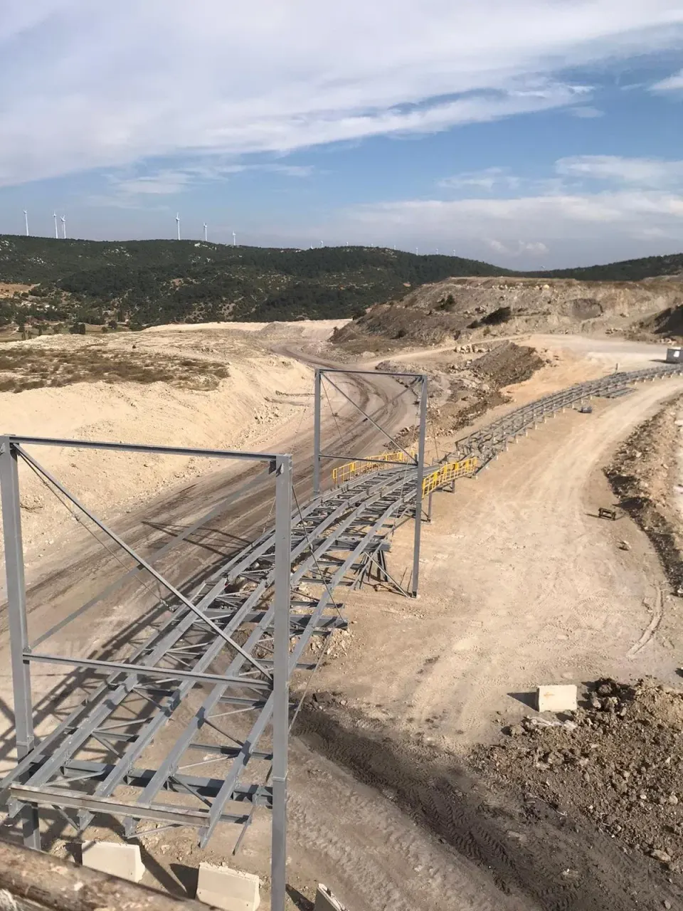 Conveyor structure at an open pit